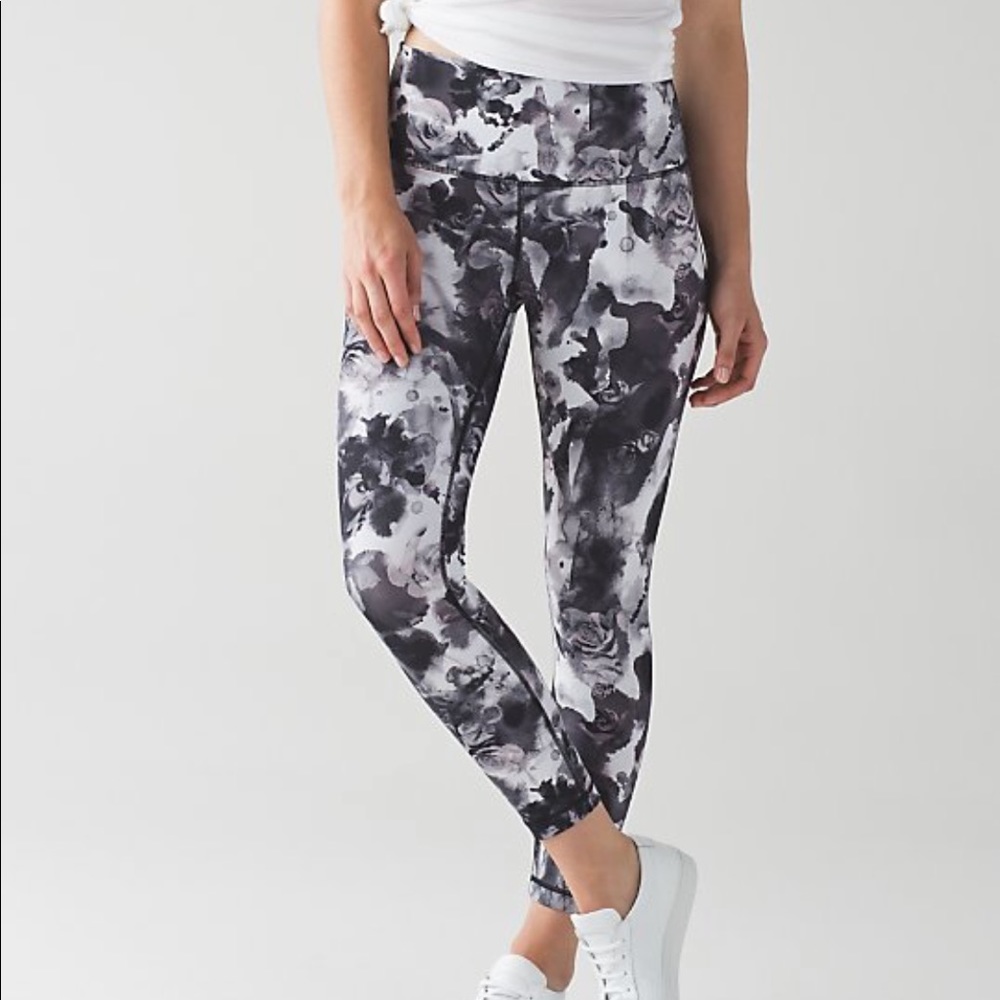 Lulu lemon luxtreme high rise crops